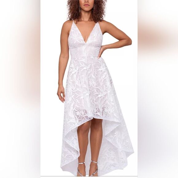 XSCAPE STEVIE V-NECK Women's  Sleeveless Lace High-Low Dress white size 4 NWT. - Picture 1 of 7